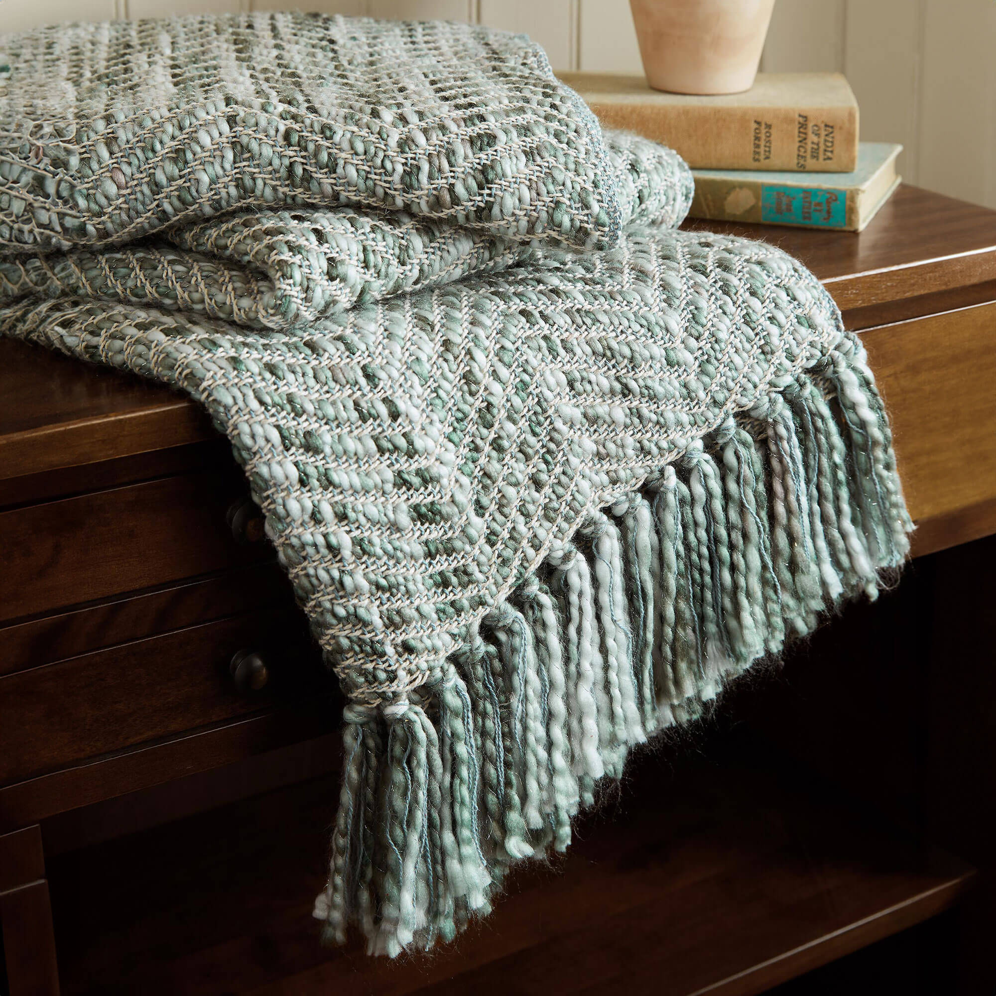 Laura Ashley Dylan Throw スチール Laura Ashley Dylan Steel Throw | Seymour's Home