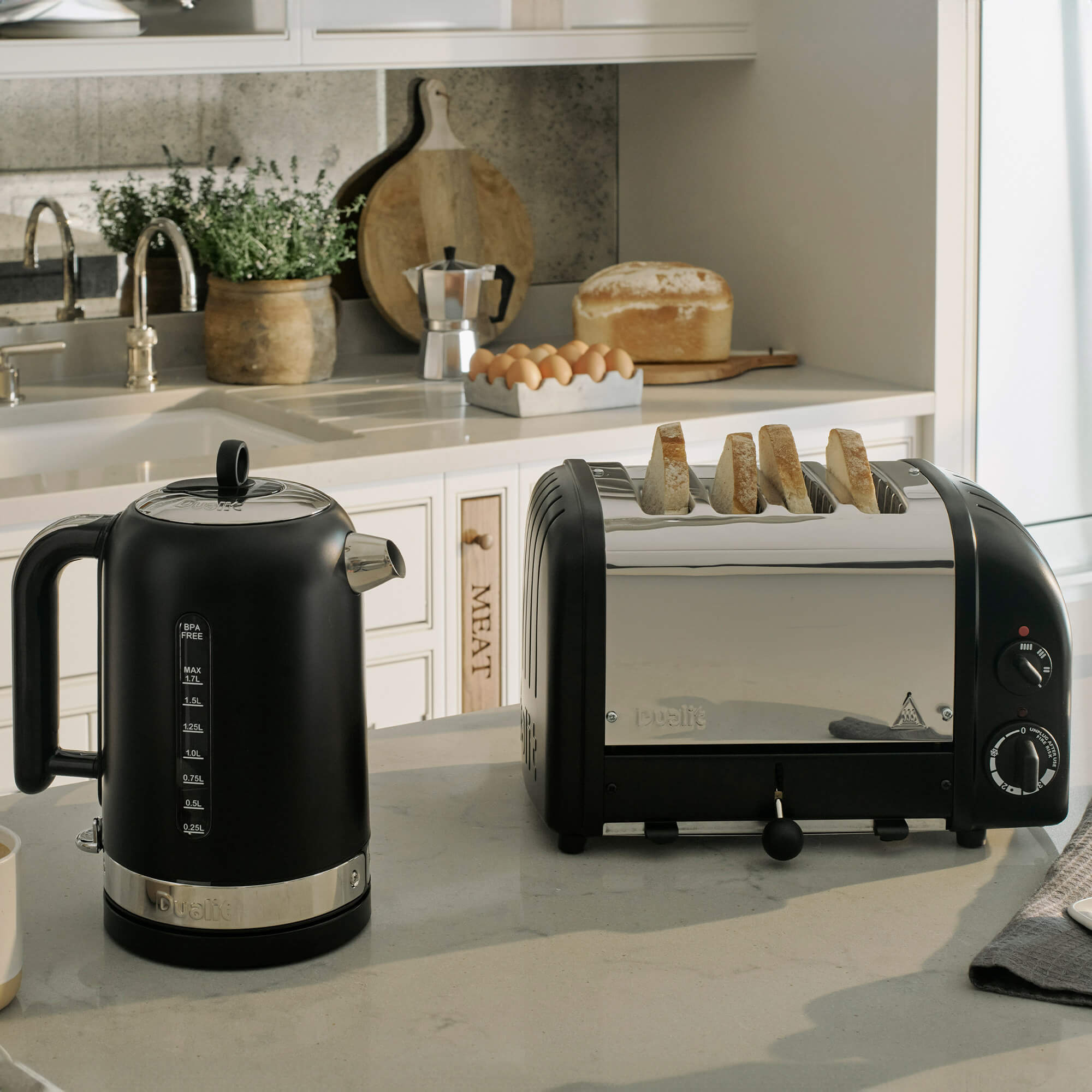 Slice Toaster Set Matte Black Kettle And Toaster Swan Stealth