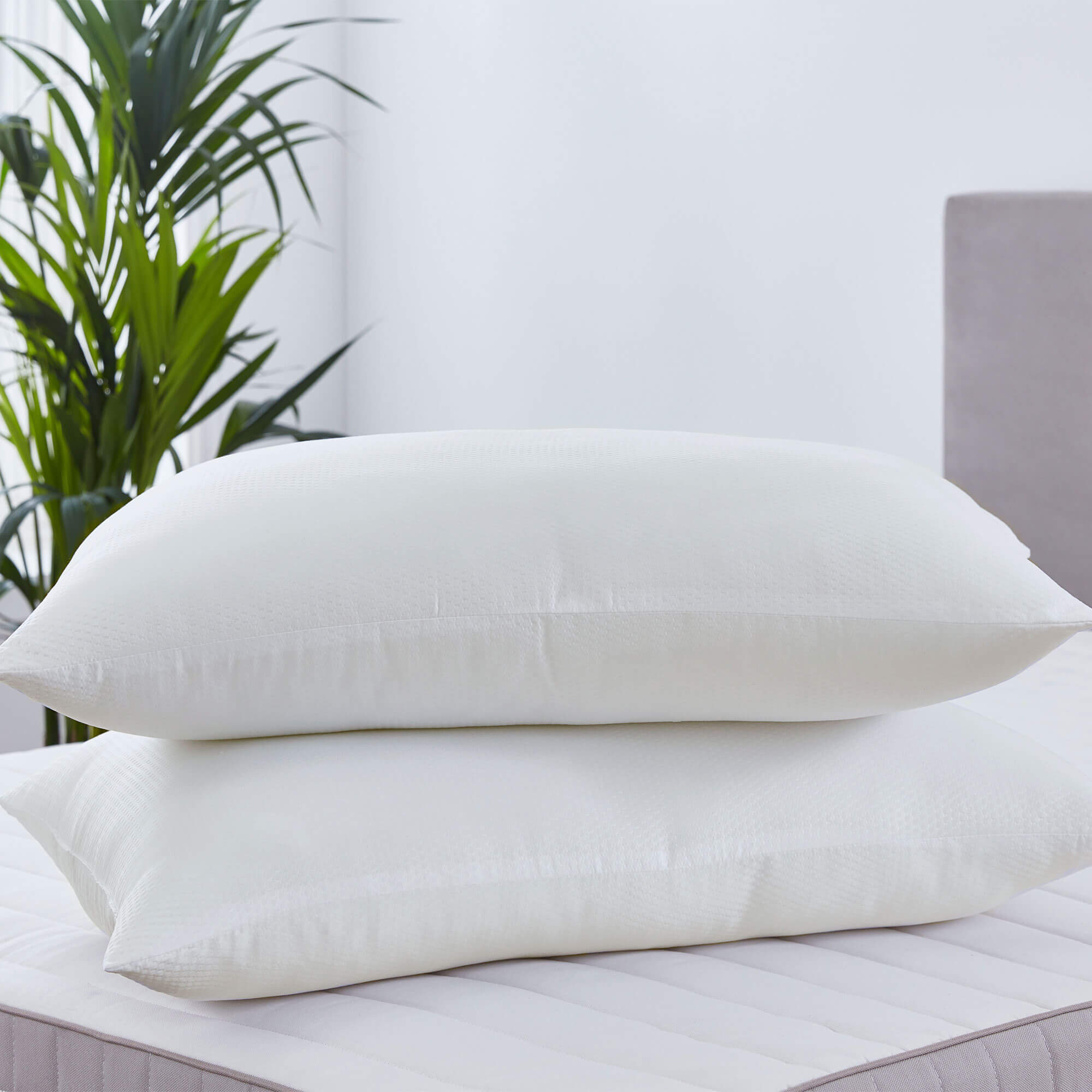 HU Home Microfibre Seersucker Pillow Pair